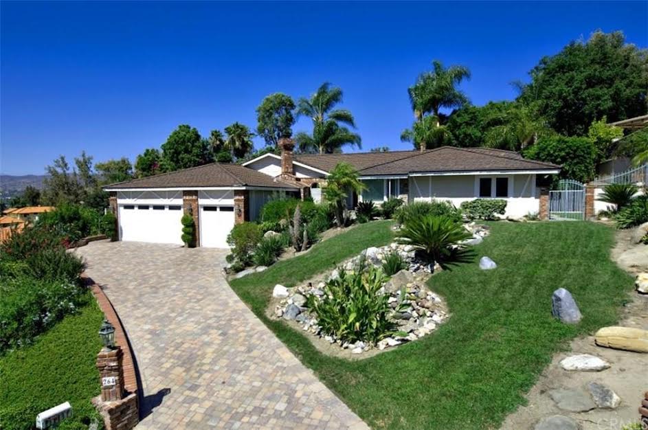 Picture of a house in california